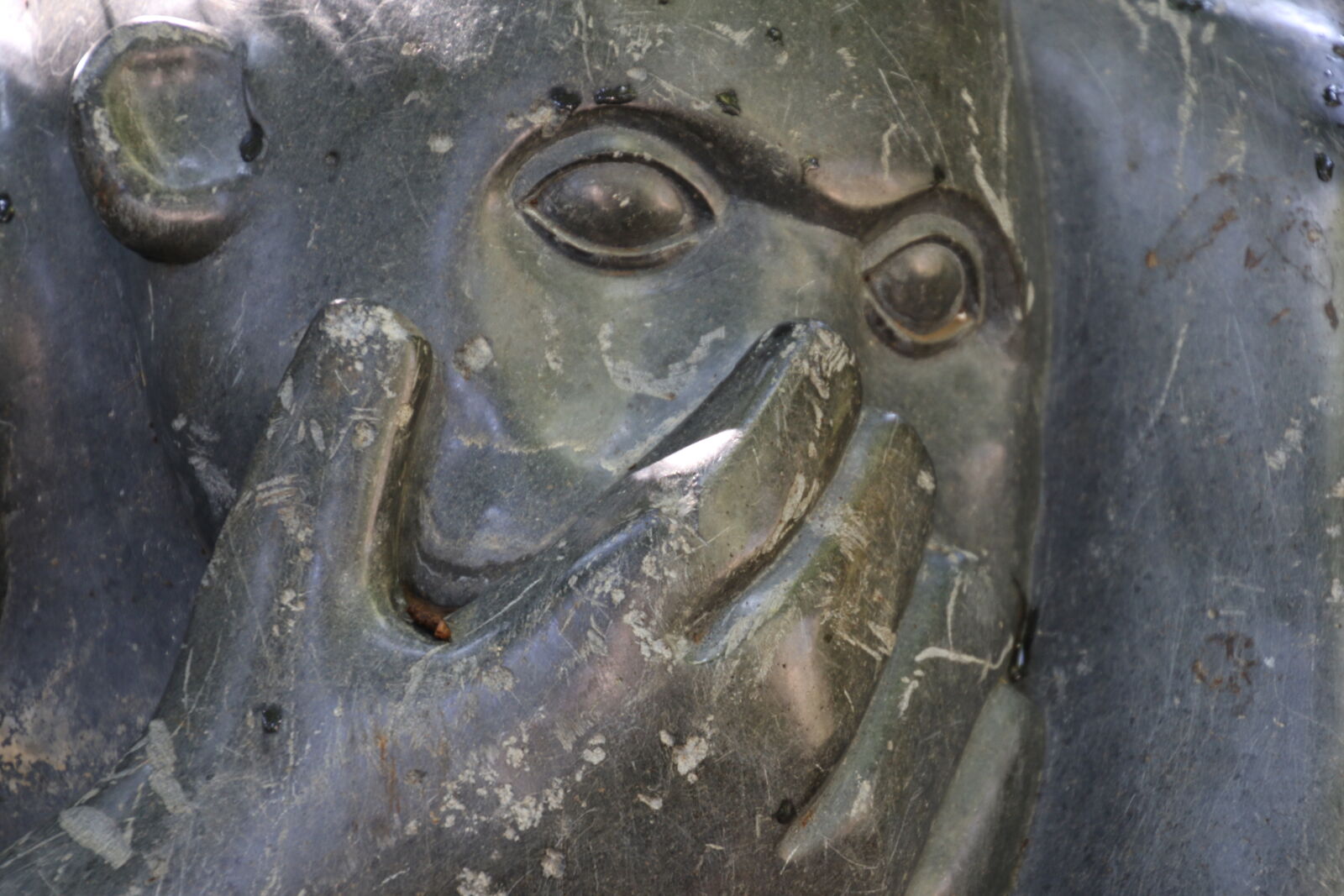 Canon EOS 7D Mark II sample photo. Eyes, garden, hand, marble photography