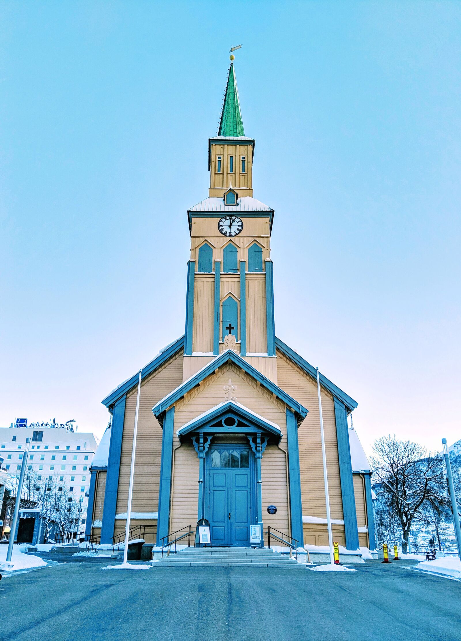 Google Pixel 2 XL sample photo. Cathedral, church, tromso photography