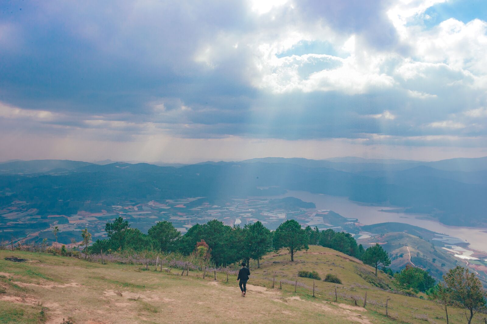 Nikon D700 sample photo. Boy, male, clouds photography