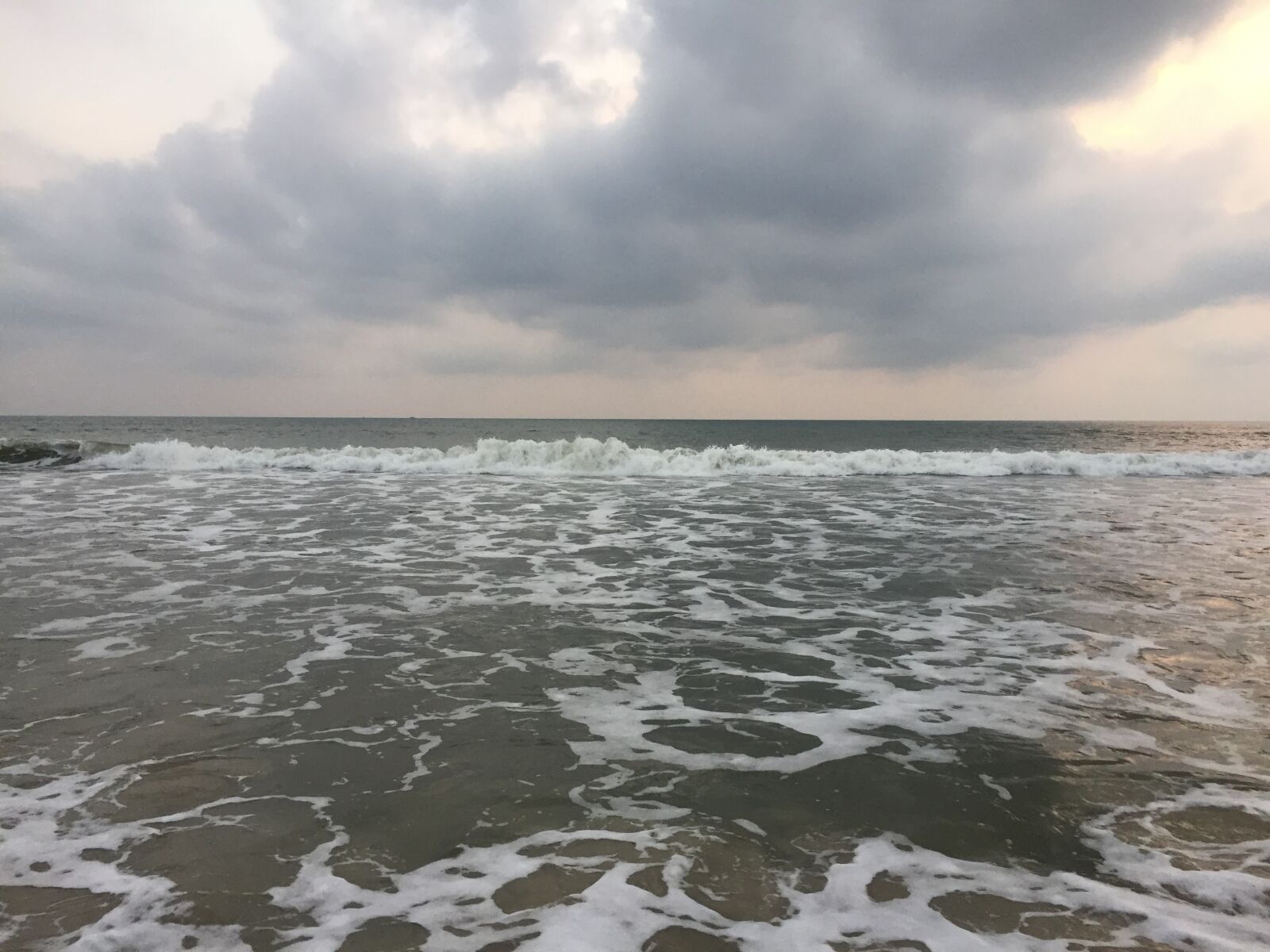 iPhone 6 back camera 4.15mm f/2.2 sample photo. Blue, water, ocean, ocean photography