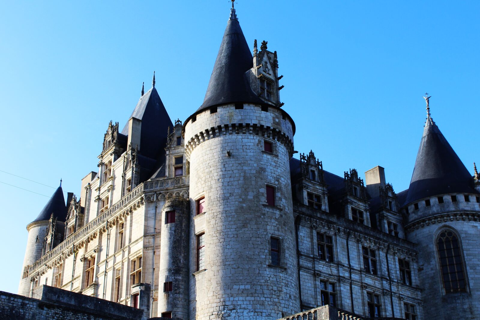 Canon EOS 1200D (EOS Rebel T5 / EOS Kiss X70 / EOS Hi) sample photo. Castle, castle rochefoucauld, rochefoucauld photography