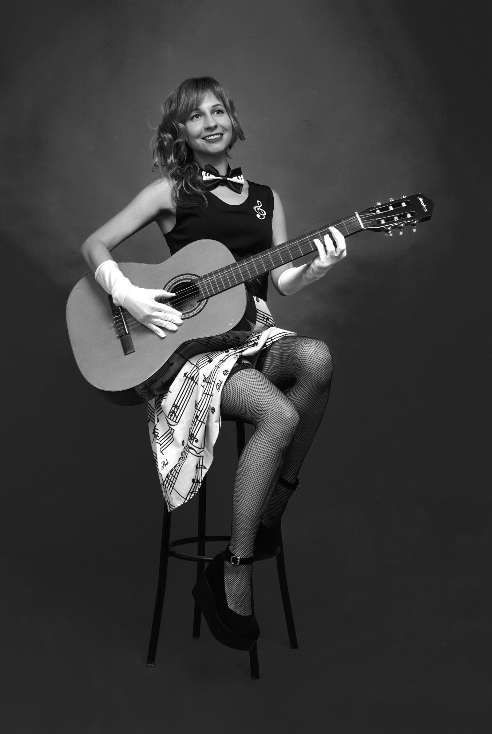 Canon EOS 5D Mark II sample photo. Guitar, pin-up girl, music photography