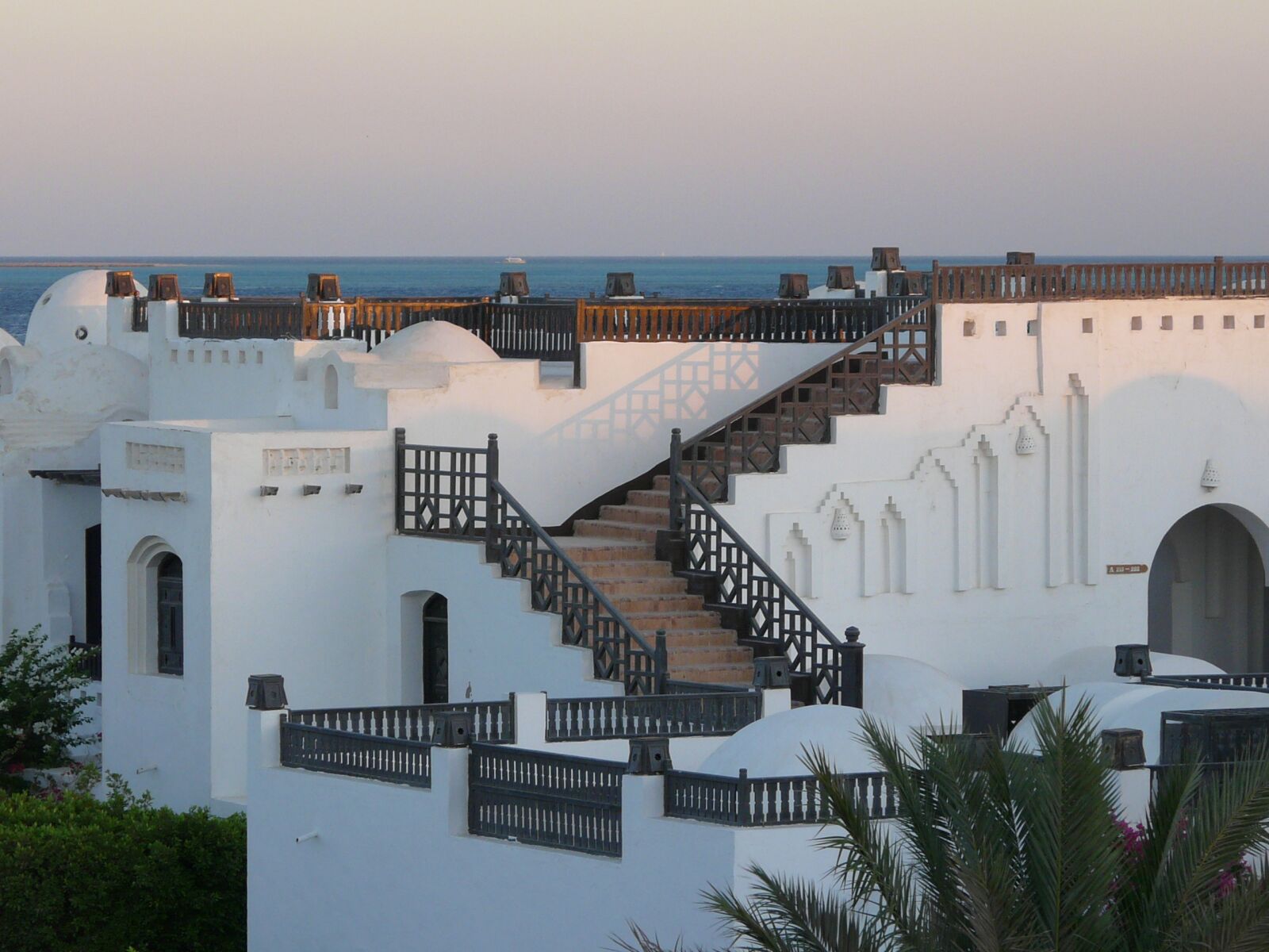 Panasonic DMC-FZ18 sample photo. Hughada, egypt, hotel complex photography
