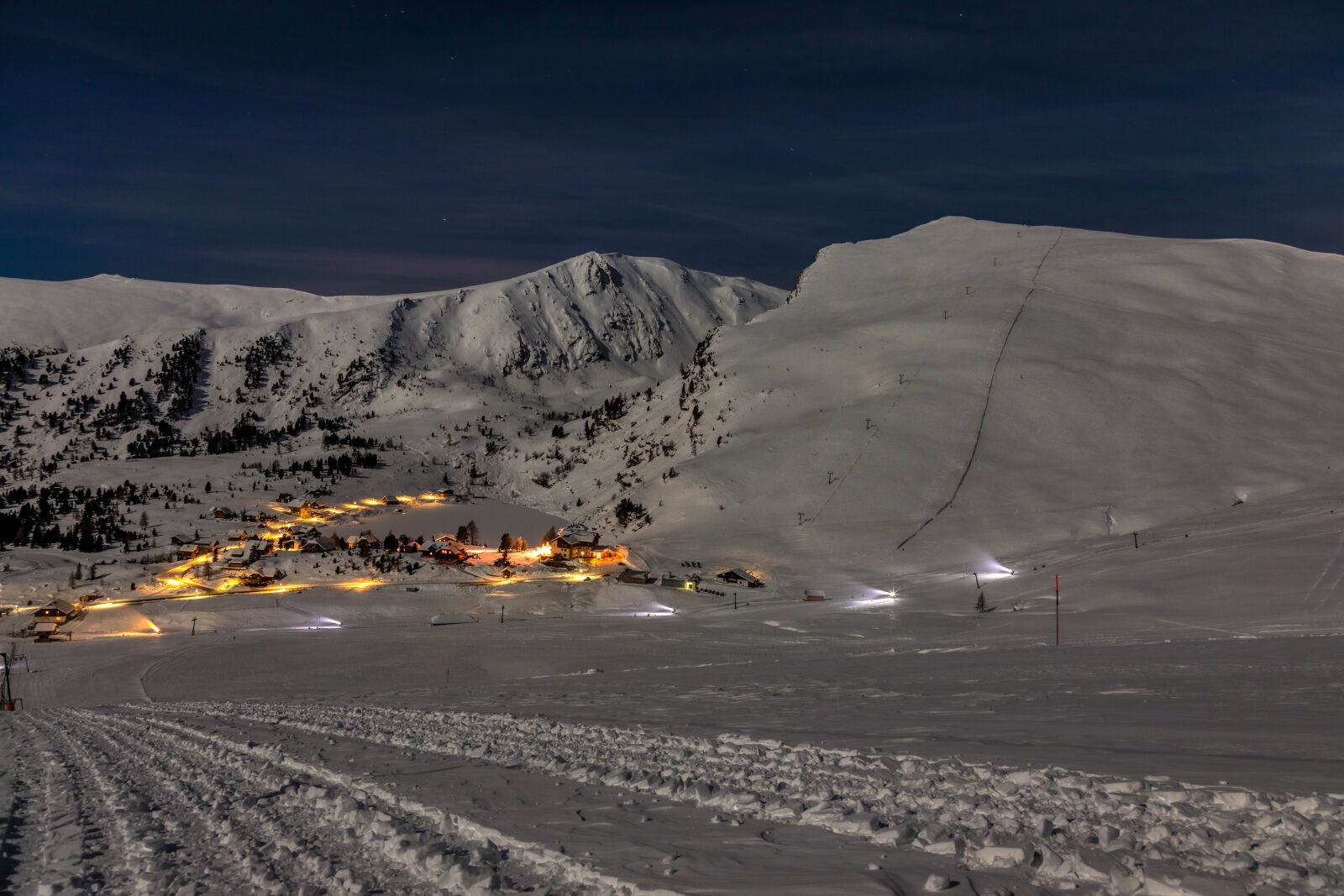 Canon EOS 5D Mark IV sample photo. Falkert, full moon, mood photography