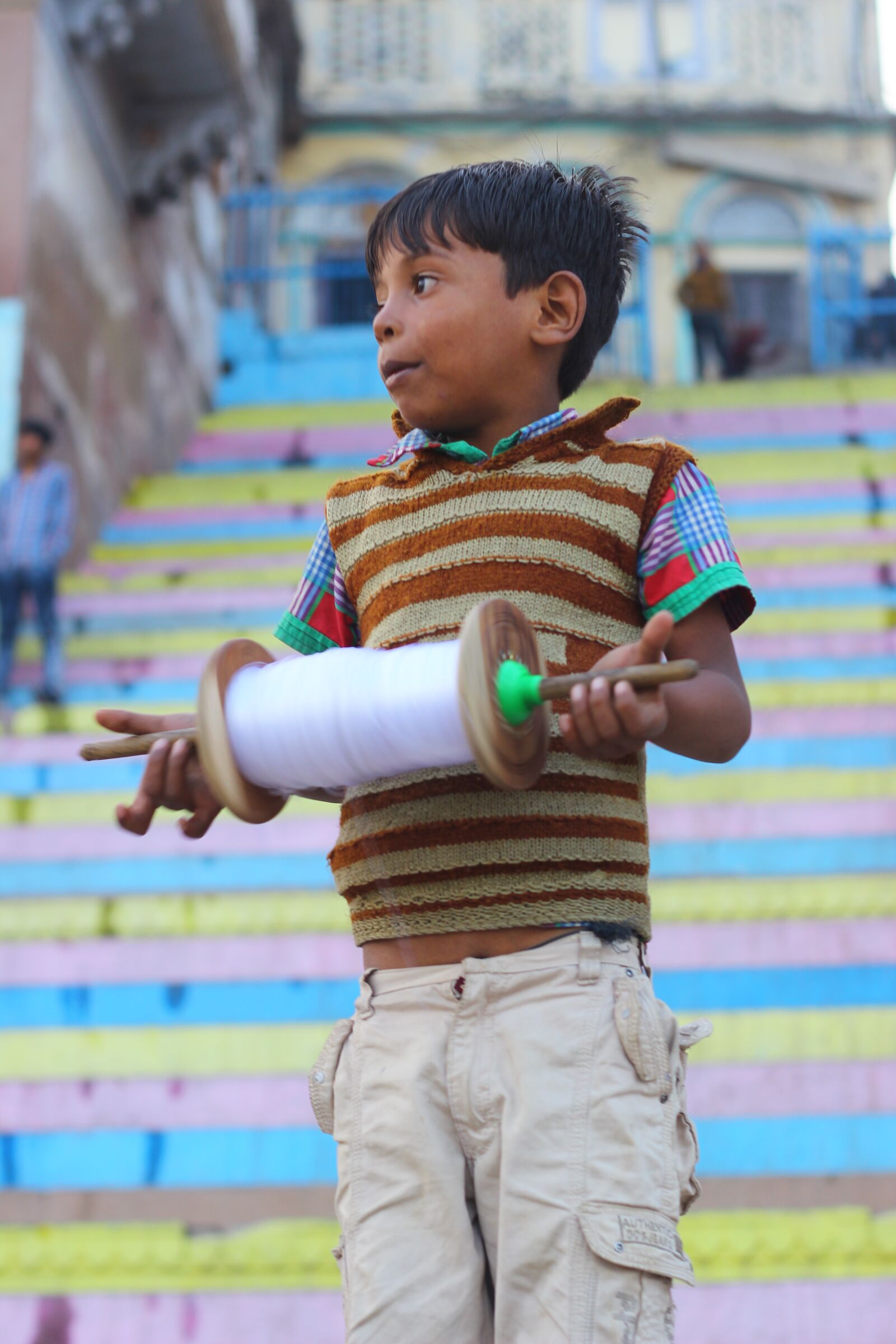Canon EOS 600D (Rebel EOS T3i / EOS Kiss X5) + Canon EF 50mm F1.8 II sample photo. Boy, kite, fly photography