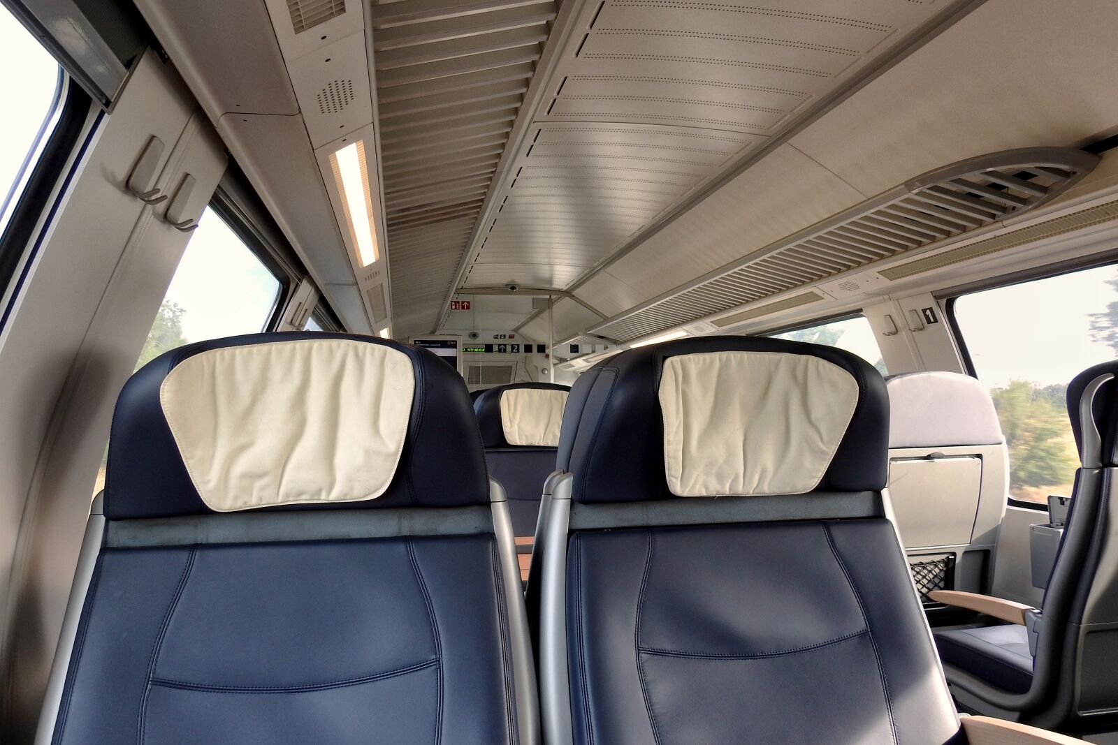 Nikon Coolpix P900 sample photo. Train, travel, sit photography
