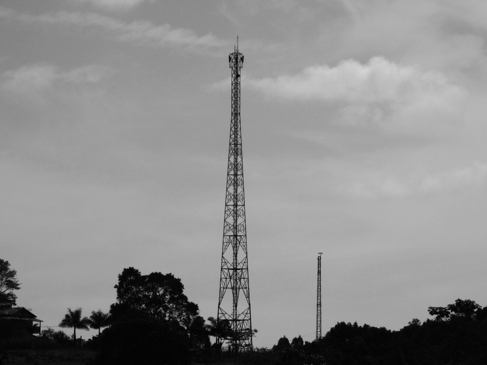 Canon PowerShot SX520 HS sample photo. Tower, black and white photography