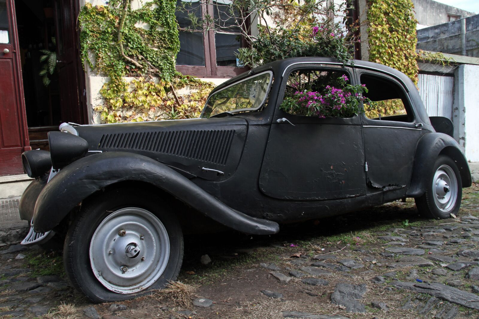 Canon EOS 7D sample photo. Old, car, vintage photography
