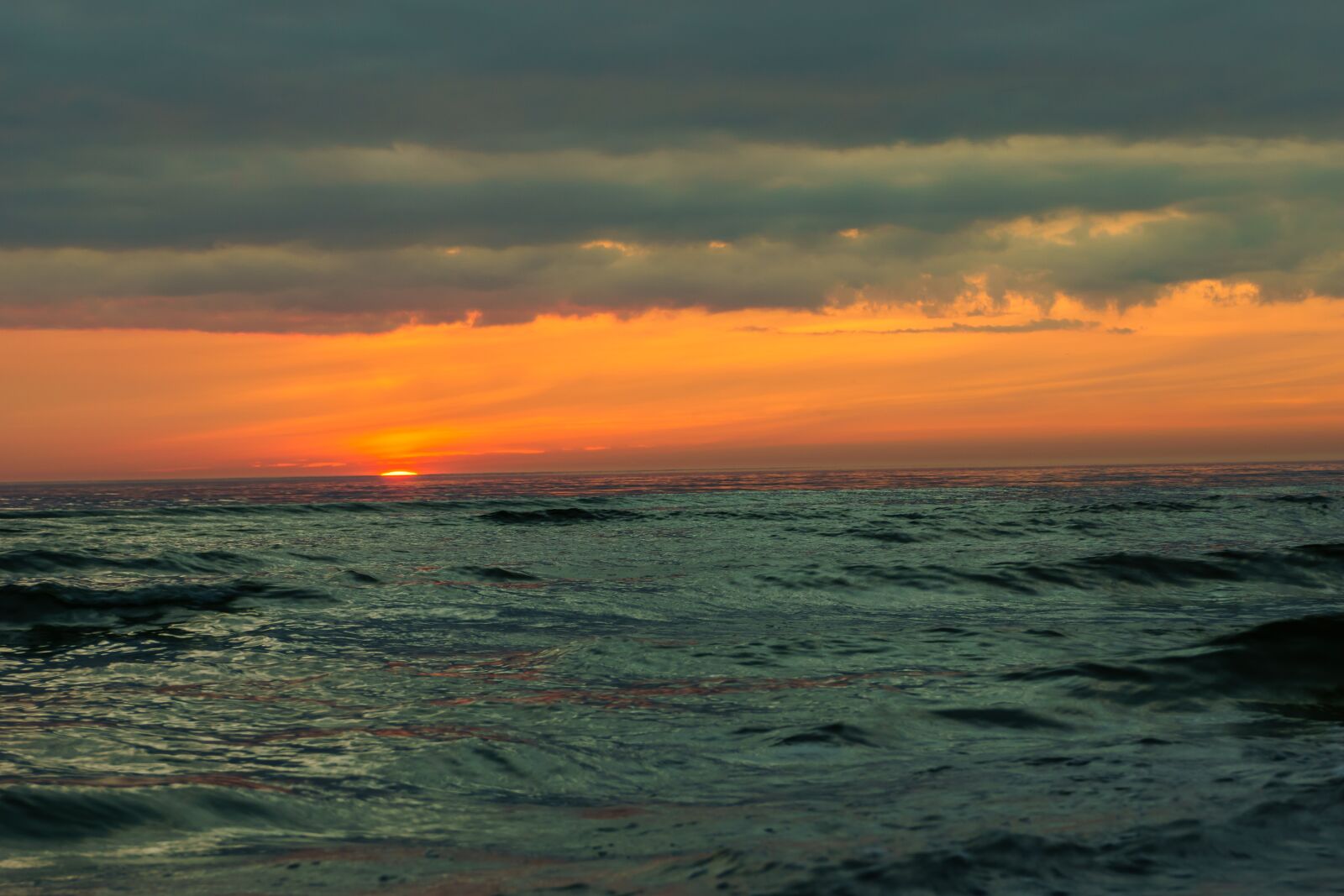 Sony a6000 + Sony FE 28-70mm F3.5-5.6 OSS sample photo. Sunset, baltic, sea photography