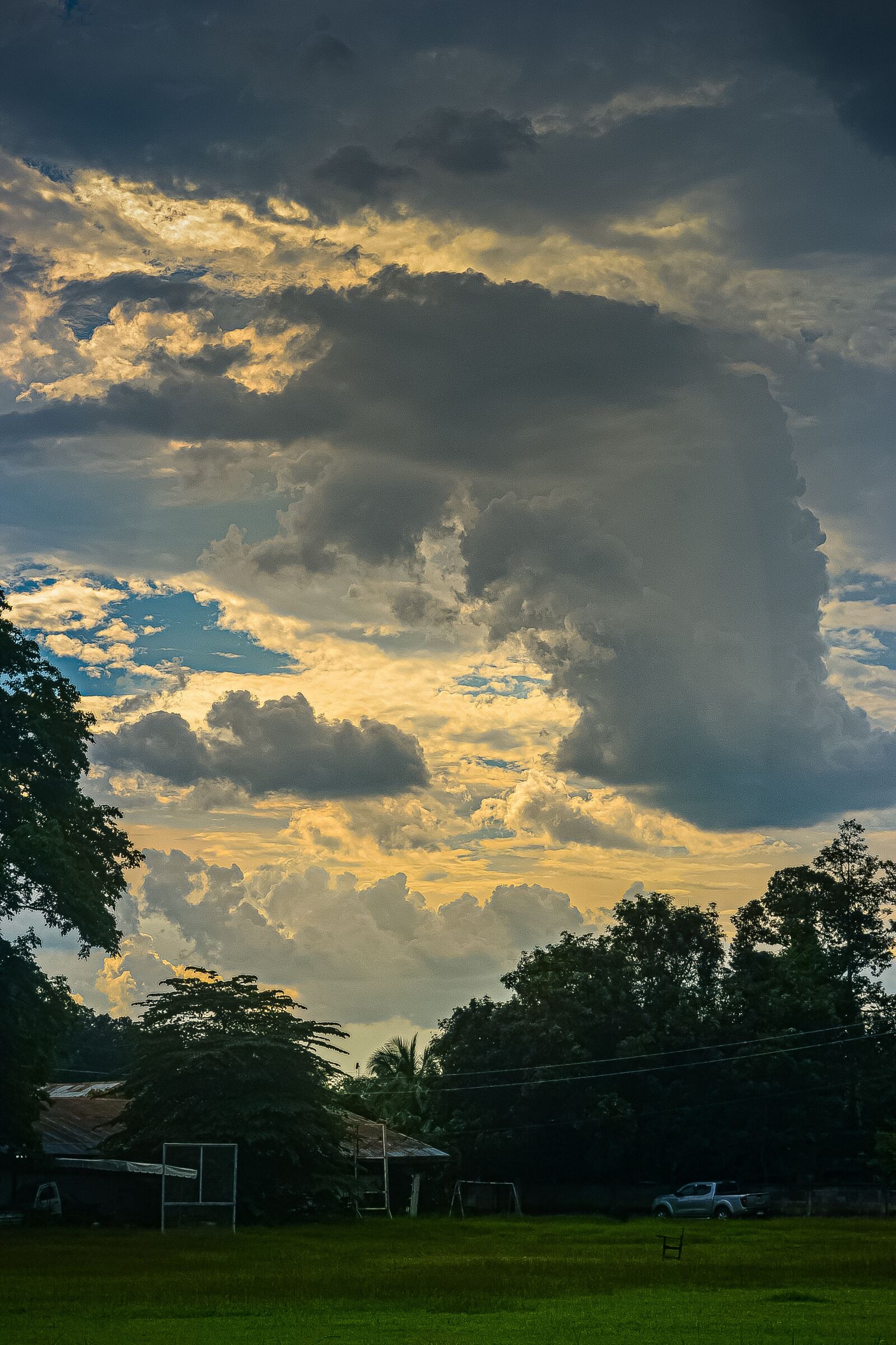 Nikon D3100 sample photo. Skies, cloud, sun photography