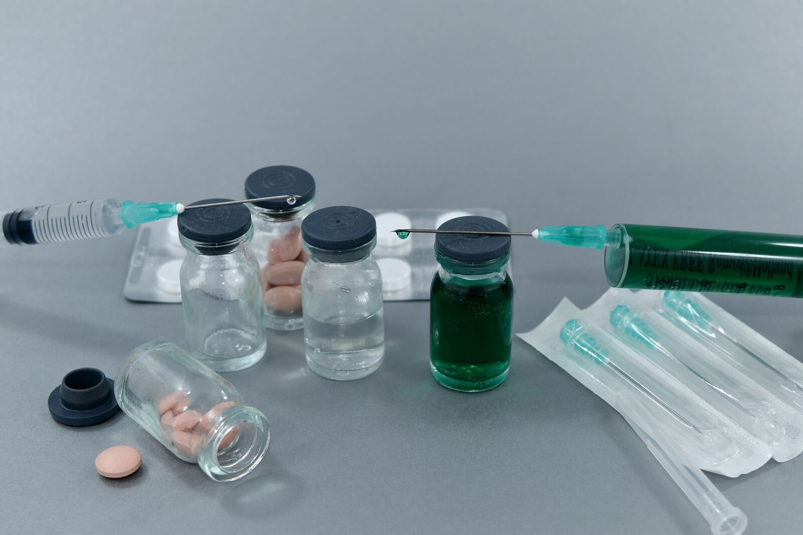 Nikon D5500 sample photo. Coronavirus, covid-19, cure, injection photography