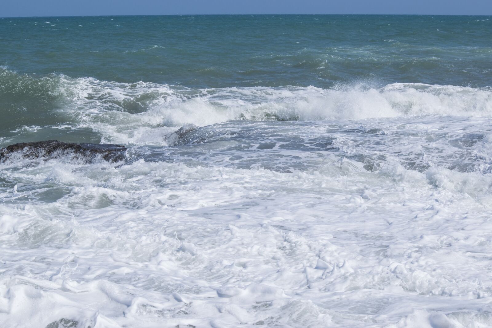 Nikon D5300 sample photo. Sea, rock, waves photography