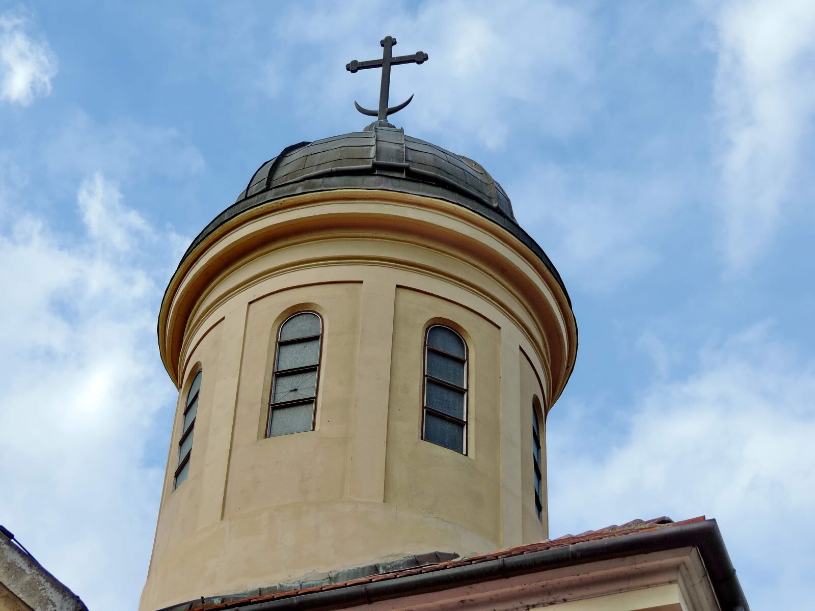 Nikon Coolpix P520 sample photo. Catholic, cross, islam, monastery photography