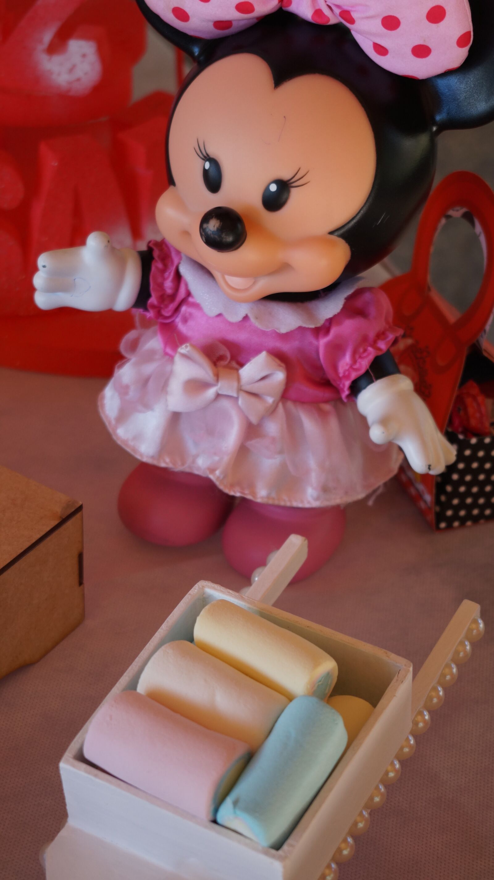 E 18-50mm F4-5.6 sample photo. Sweet, candy, party photography