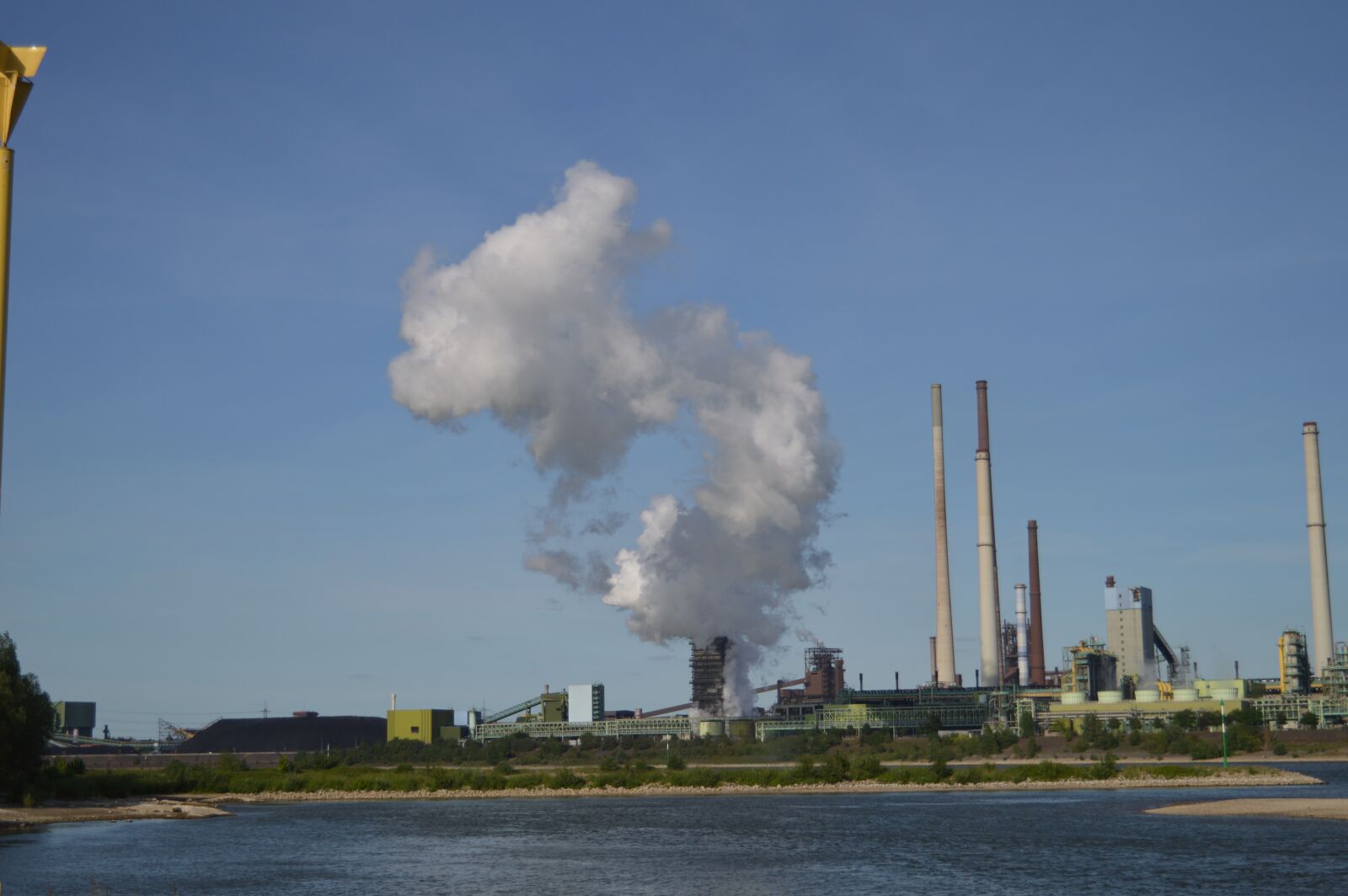 Nikon D3200 sample photo. Industry, sky, current photography