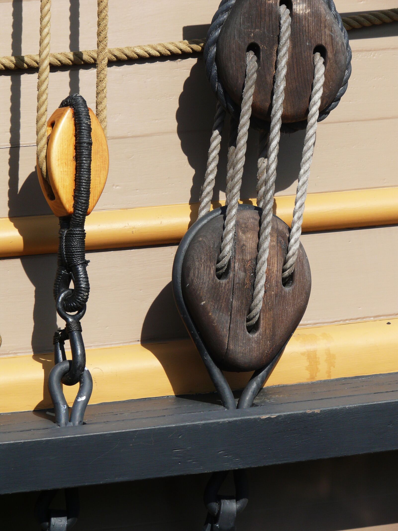 Panasonic DMC-FZ50 sample photo. Pulley, pirate, ship photography