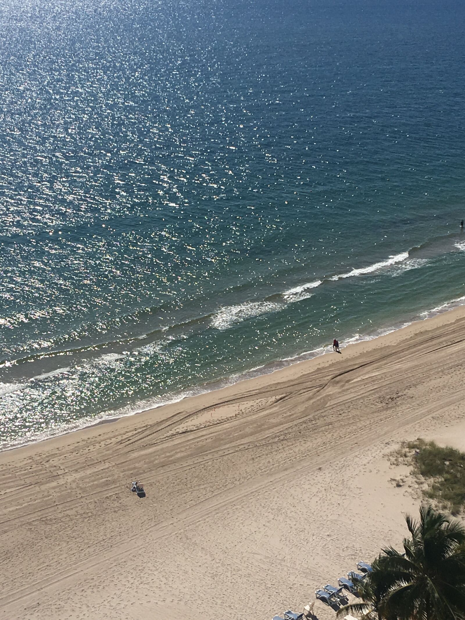 iPhone 6s Plus back camera 4.15mm f/2.2 sample photo. Beach, sand, shore photography