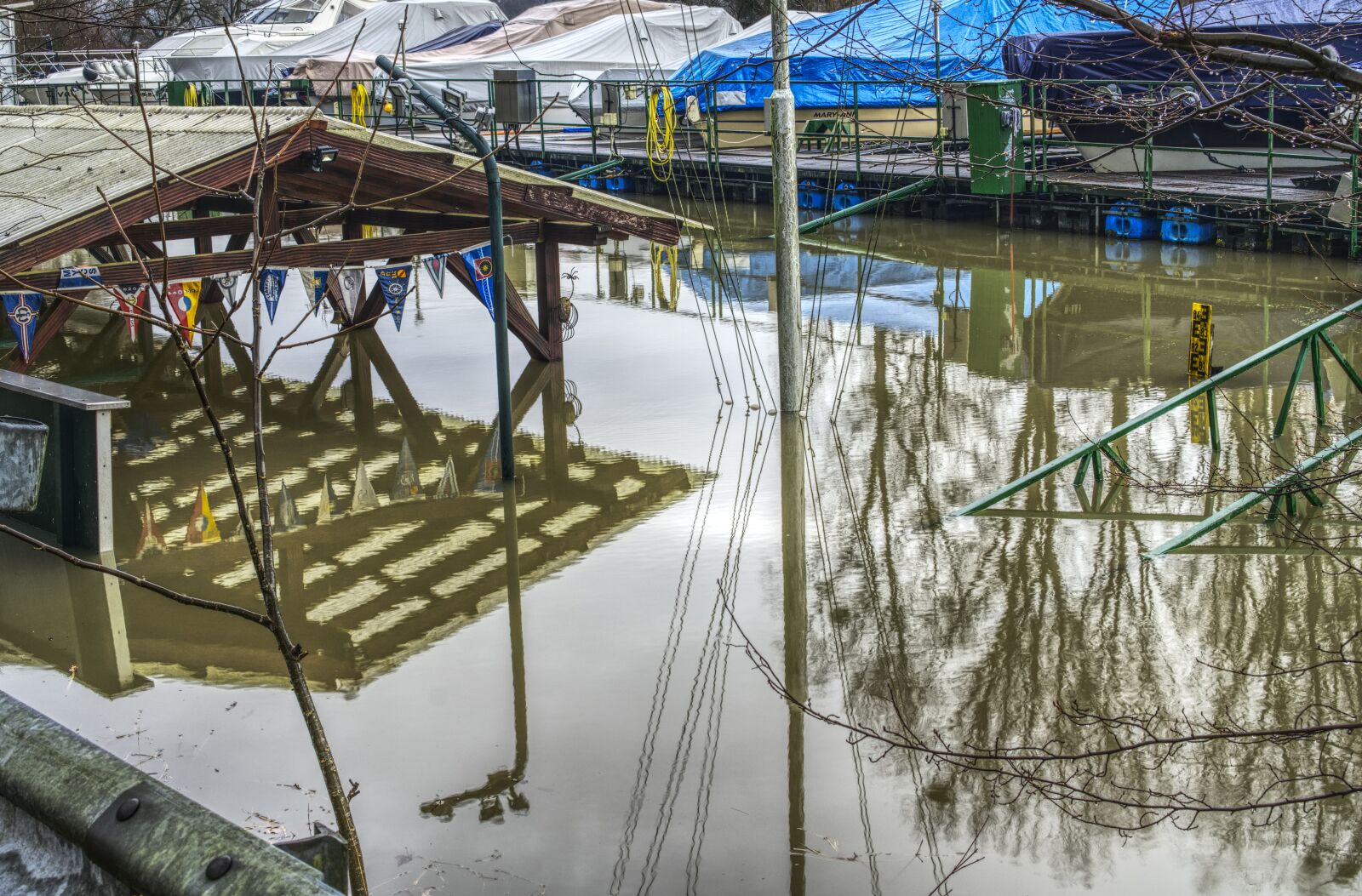 Sony a6000 + Sony E 35mm F1.8 OSS sample photo. High water, flood, port photography