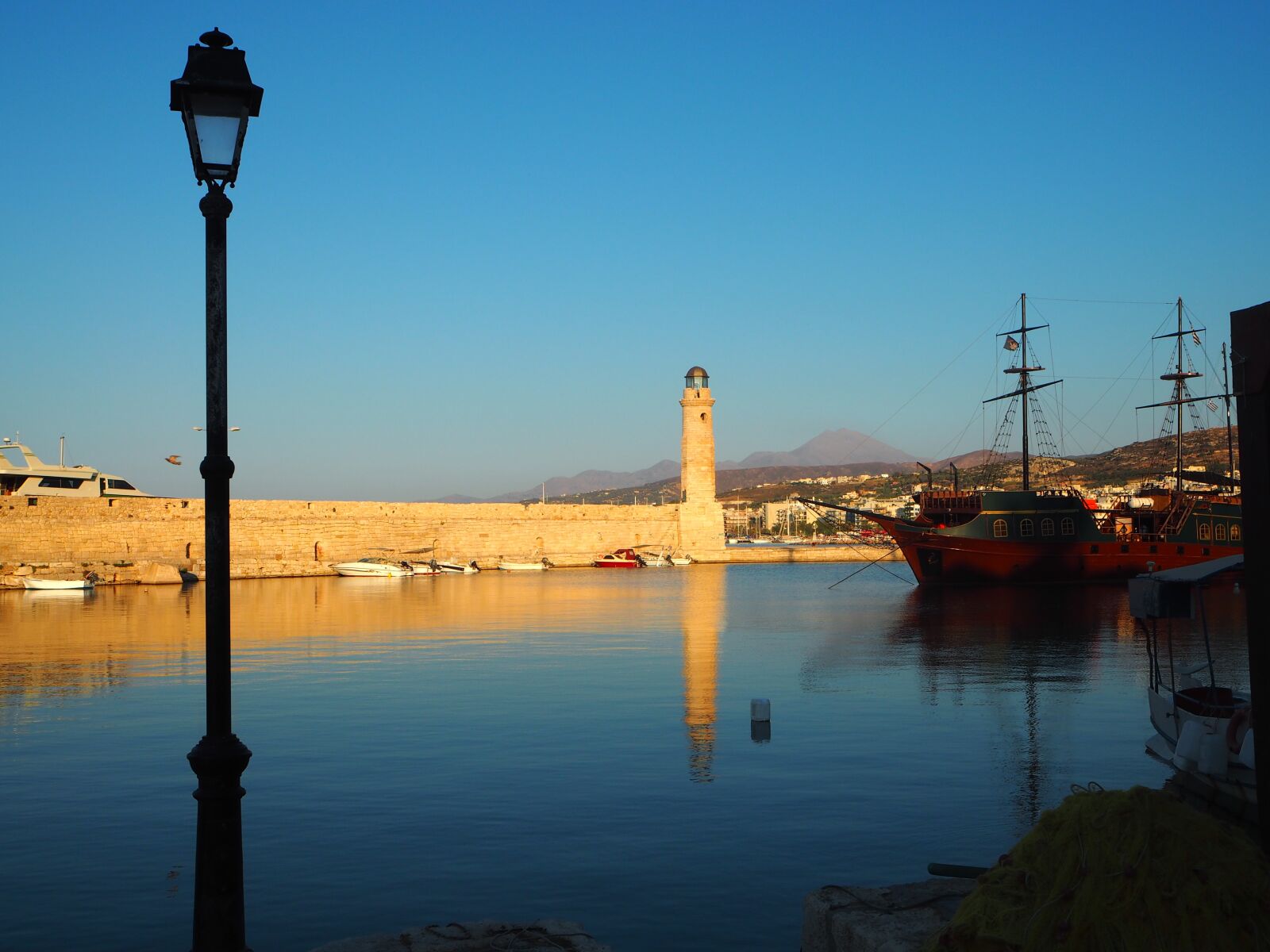 Olympus OM-D E-M10 sample photo. Holidays, mediterranean, rethymnon photography
