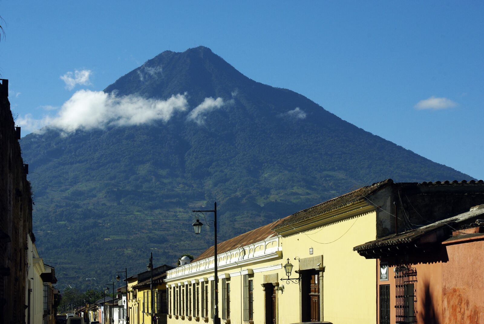 Pentax K200D sample photo. Guatemala, antigua, volcano photography