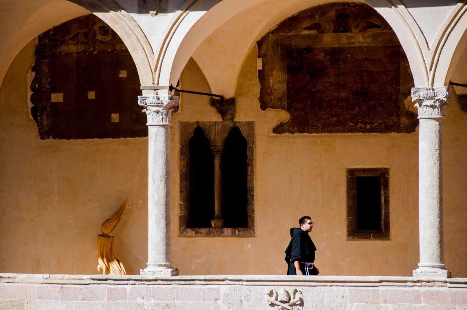 Nikon D90 sample photo. Assisi, umbria, cloister photography