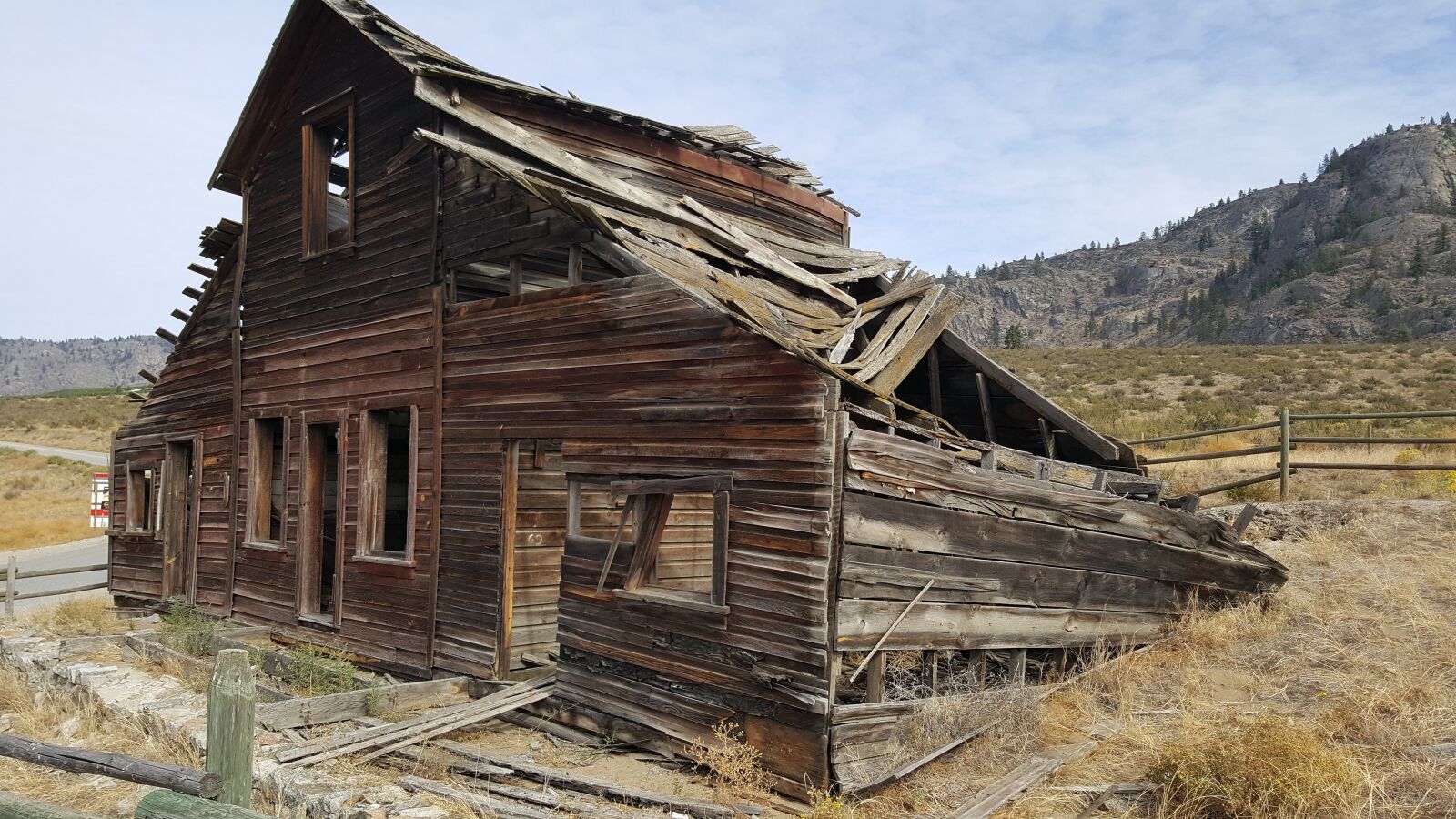 Samsung Galaxy Note5 sample photo. Abandoned house, frontier house photography