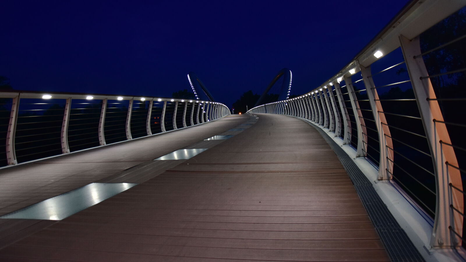 Nikon D3400 sample photo. Bridge, city, citylights, night photography