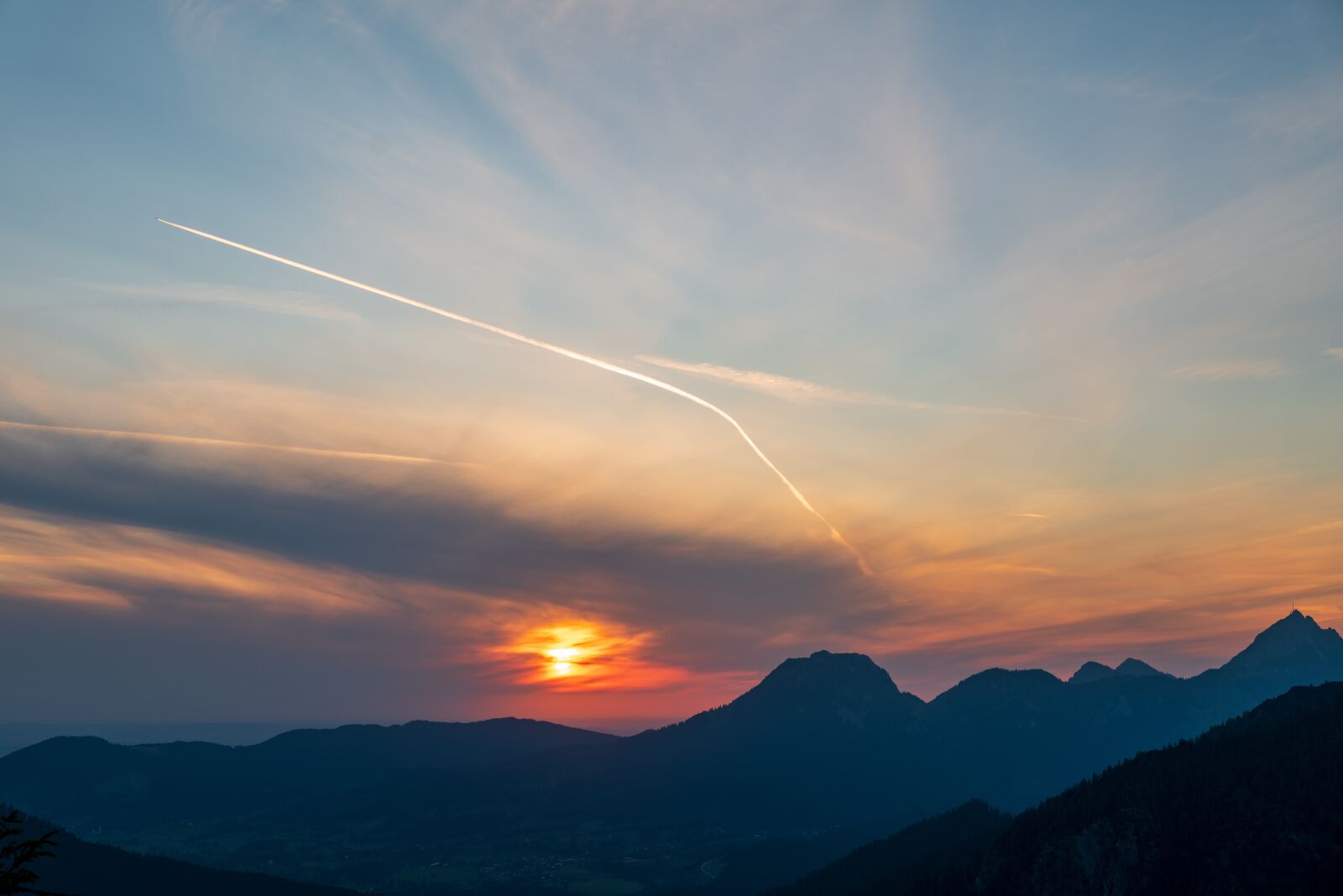 Leica Vario-Elmarit-SL 24-90mm F2.8-4 ASPH sample photo. Sunrise, sky, clouds photography