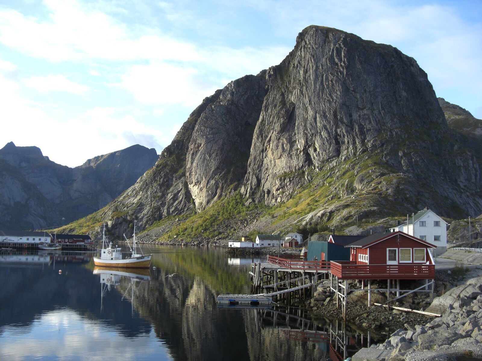 CASIO EX-Z1200 sample photo. Lofoten, sea, travel photography