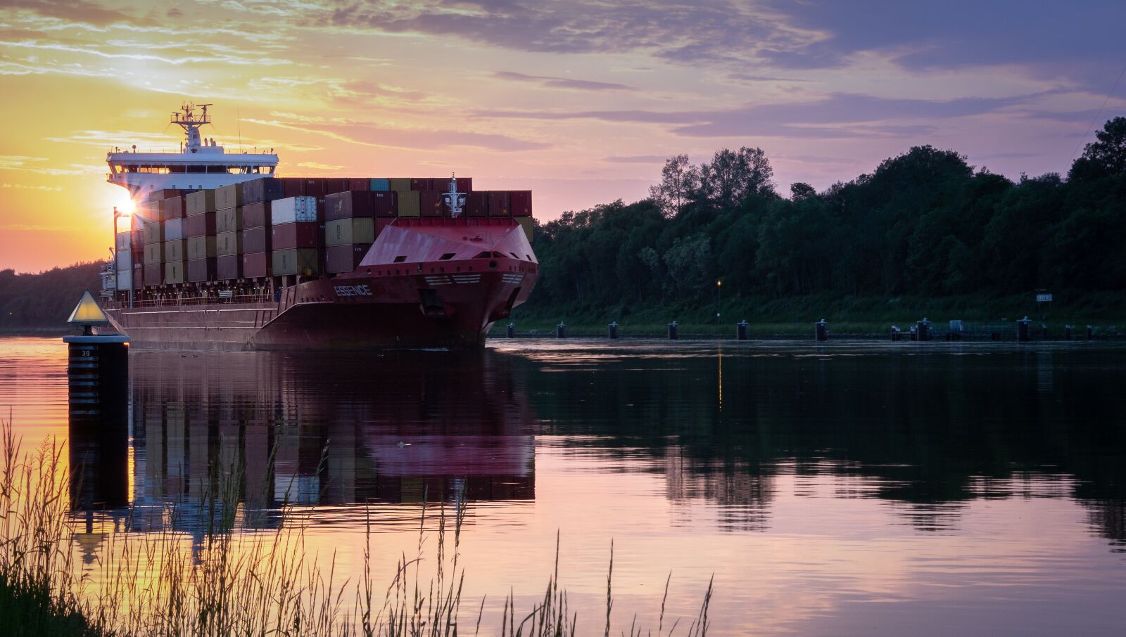 Canon EOS 700D (EOS Rebel T5i / EOS Kiss X7i) sample photo. Container ship, container, nok photography