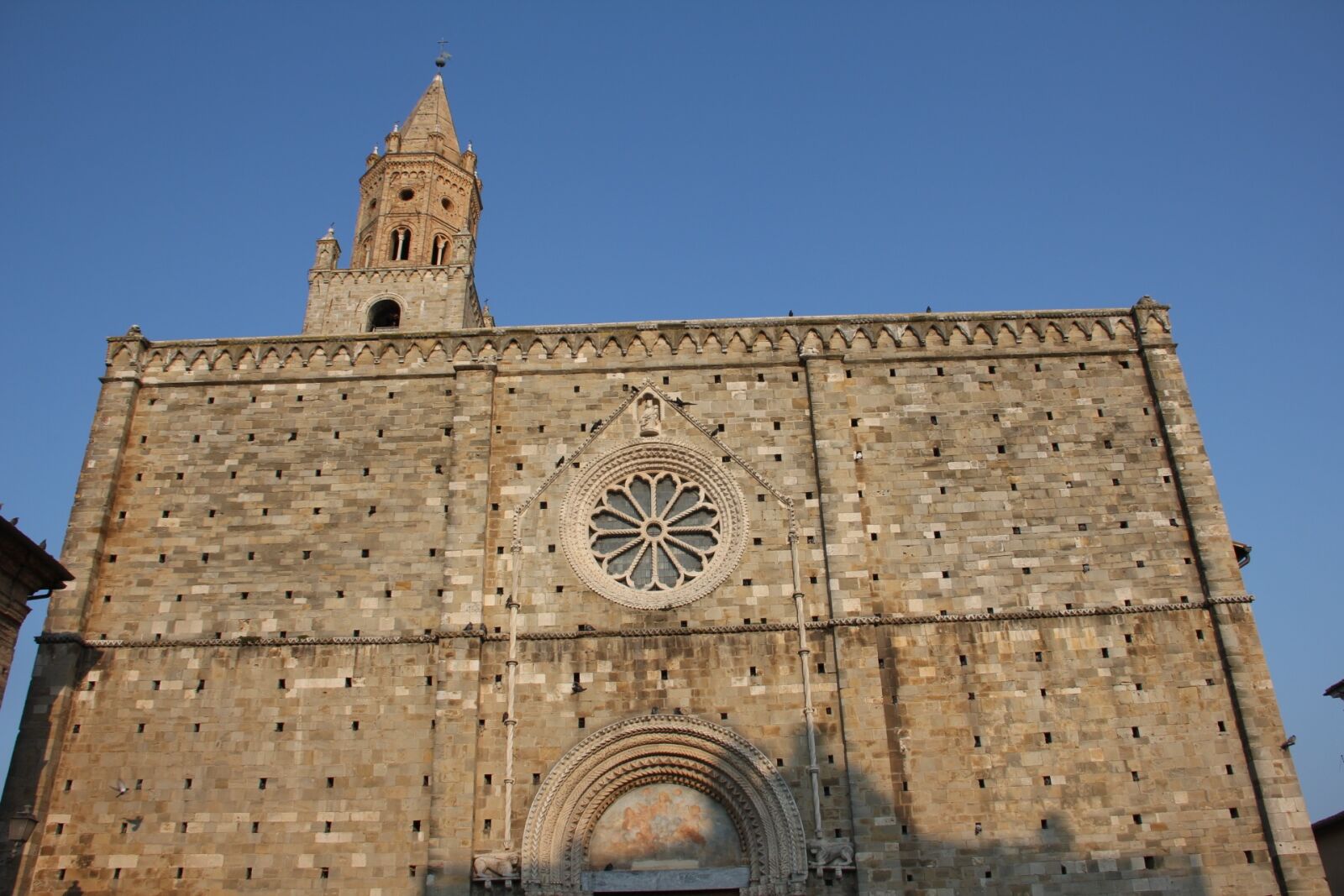 Canon EF-S 18-135mm F3.5-5.6 IS sample photo. Atria, church, facade photography