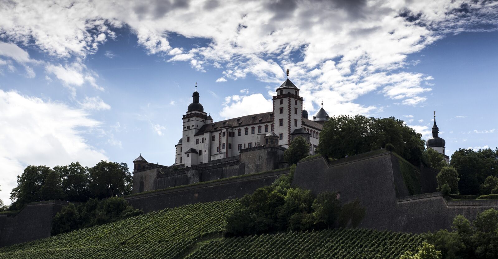Canon EOS 700D (EOS Rebel T5i / EOS Kiss X7i) sample photo. Fortress, würzburg, building photography
