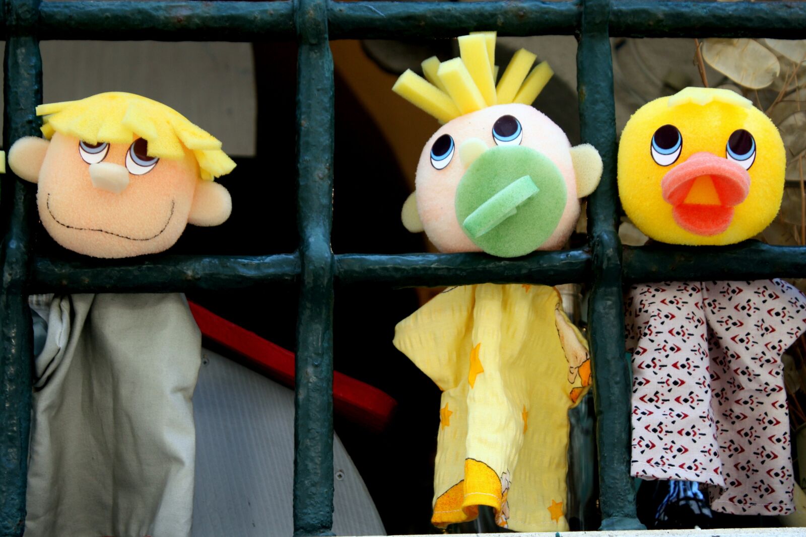 Canon EOS 450D (EOS Rebel XSi / EOS Kiss X2) sample photo. Dubrovnik, window, toy photography
