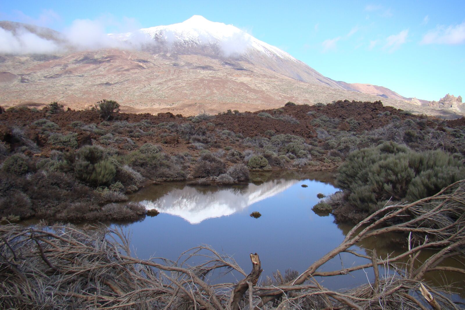Sony Cyber-shot DSC-H50 sample photo. Teide, mountain, snow photography