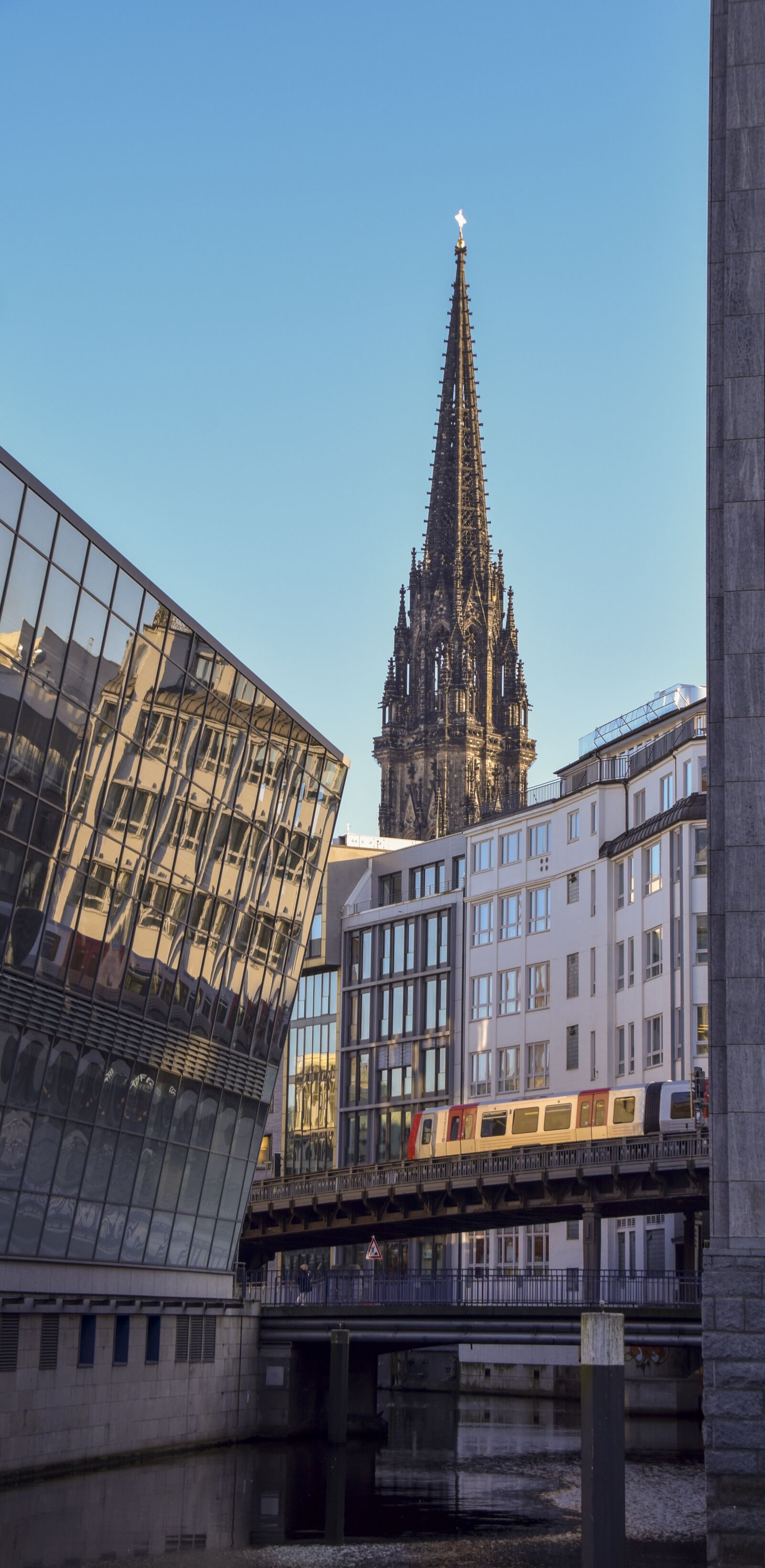Nikon D5300 sample photo. Hamburg, metro, hochbahn photography