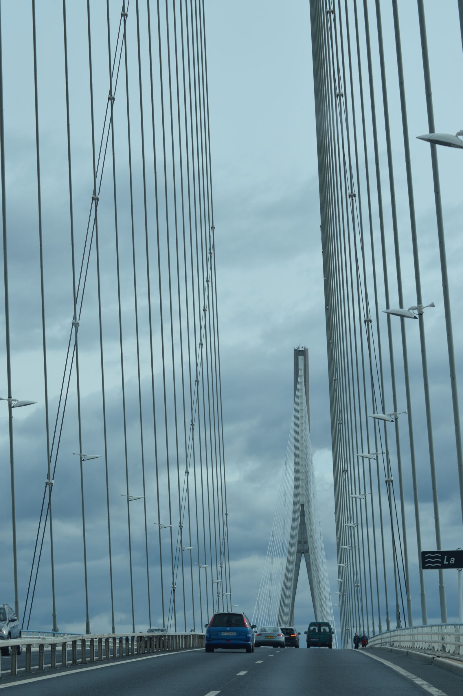 Nikon D3200 sample photo. Normandy bridge, cars, sky photography