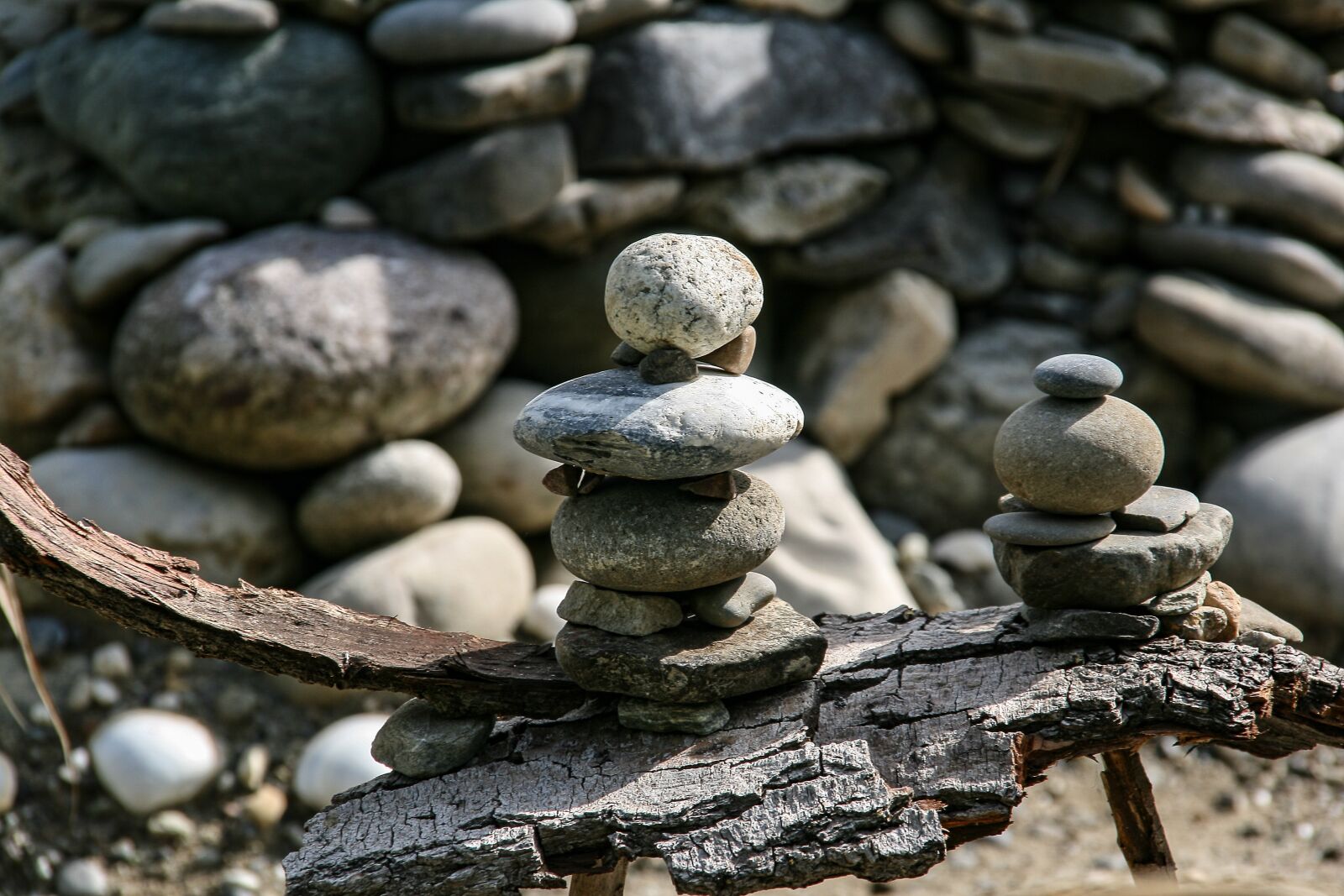 Canon EOS 400D (EOS Digital Rebel XTi / EOS Kiss Digital X) sample photo. Stack stones, stones, balance photography