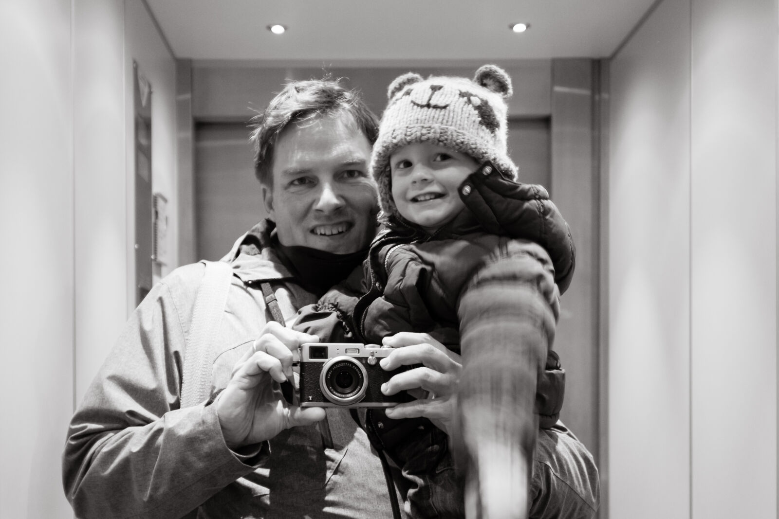 Fujifilm X100T sample photo. Family photography