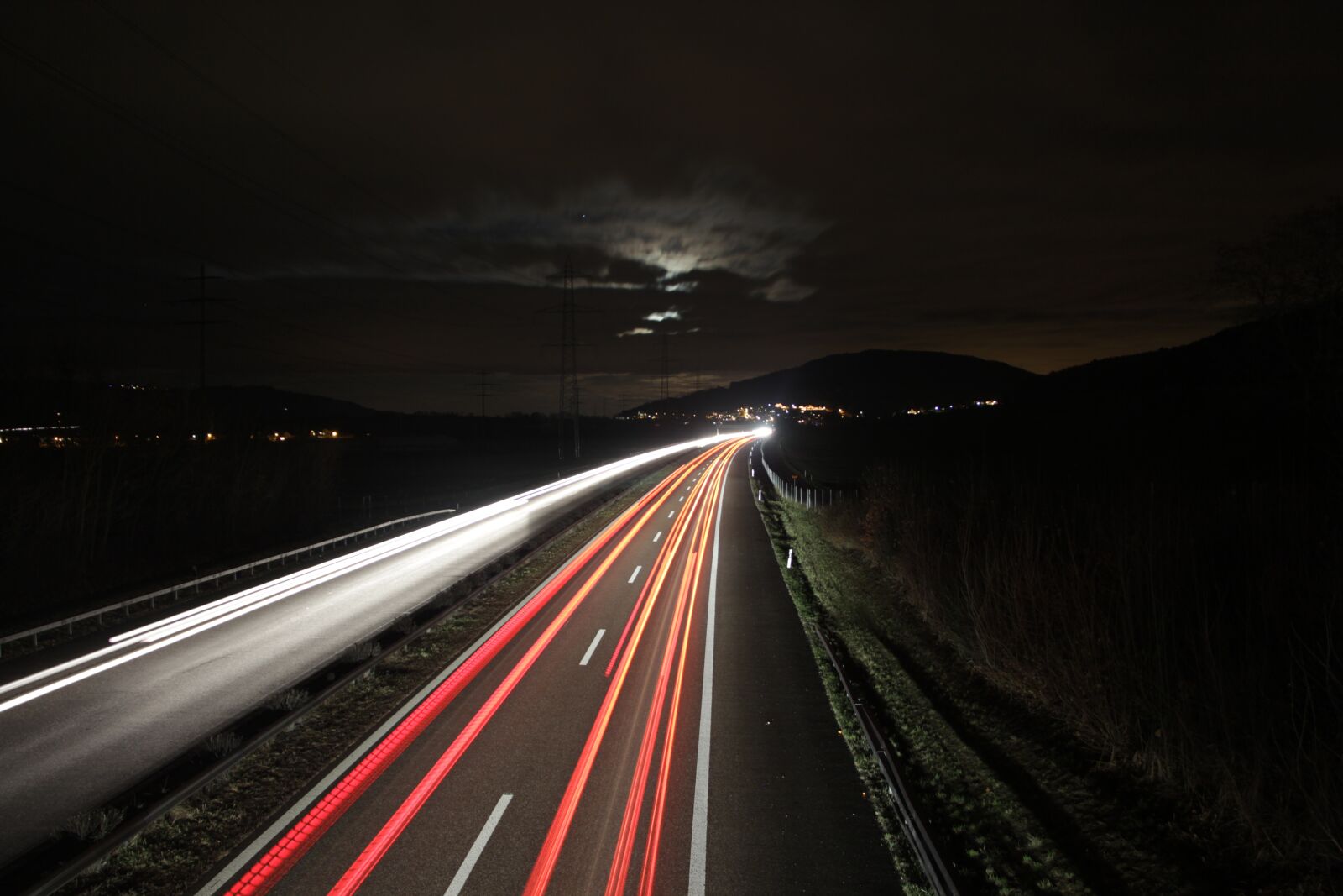Canon EF-S 18-200mm F3.5-5.6 IS sample photo. Highway, road, lights photography