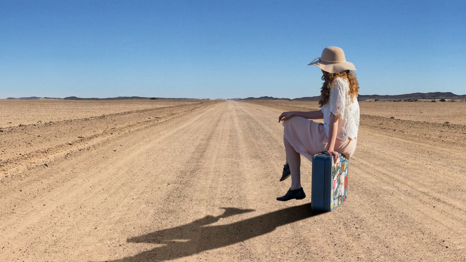 iPhone SE back camera 4.15mm f/2.2 sample photo. Woman, girl, desert photography