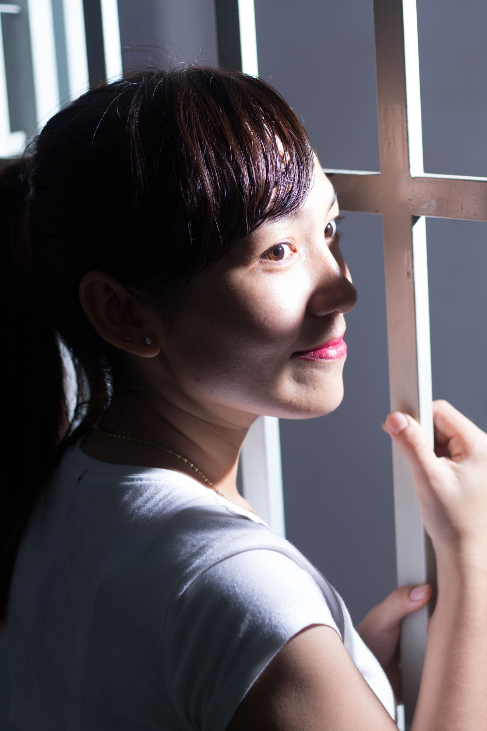 Canon EOS 700D (EOS Rebel T5i / EOS Kiss X7i) sample photo. Girl, speed light, flash photography