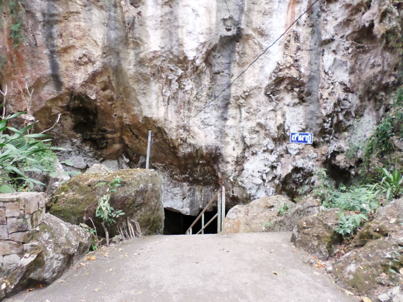 Samsung DV150F/DV151F/DV155F sample photo. Temple, bhudda, cave photography