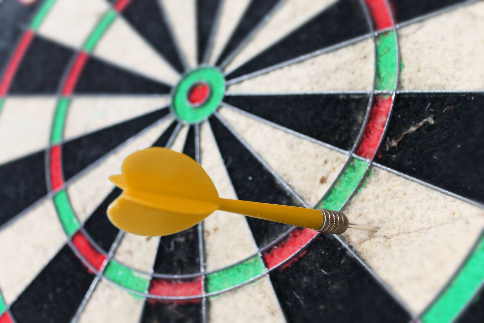 Canon EOS 1100D (EOS Rebel T3 / EOS Kiss X50) sample photo. Dartboard, dart, target photography