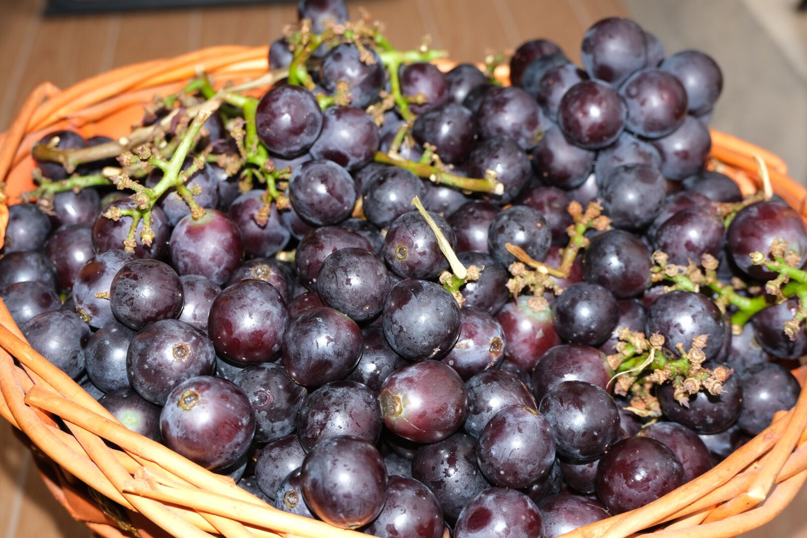Fujifilm X-T30 sample photo. Grapes, fruits, wine photography