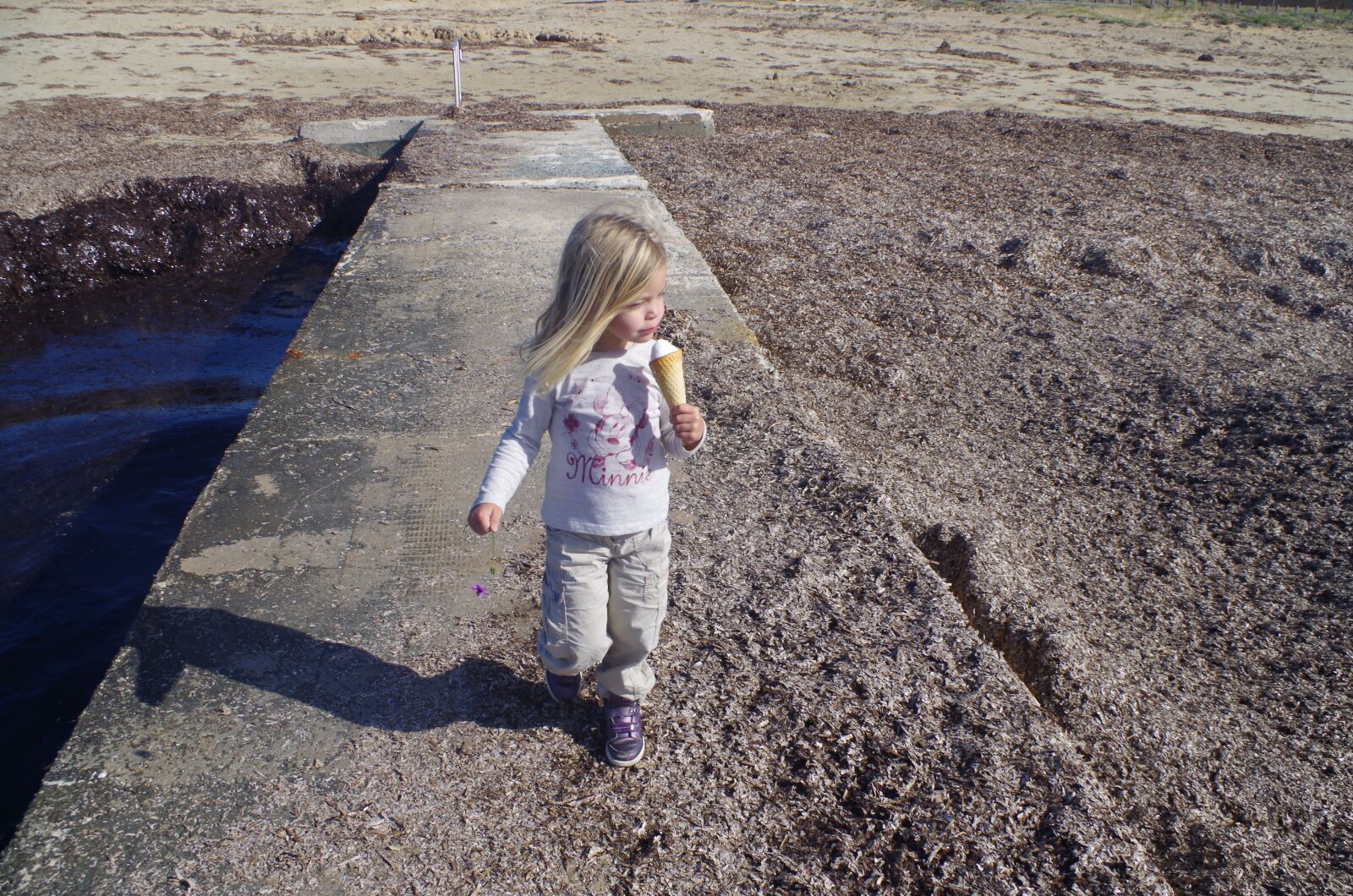Pentax K-50 sample photo. Ice cream, generations, outdoor photography