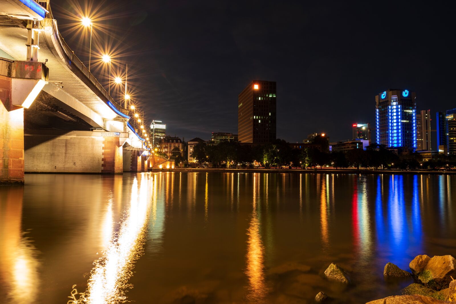 Fujifilm X-T2 sample photo. Skyline, skyscraper, skyscrapers photography