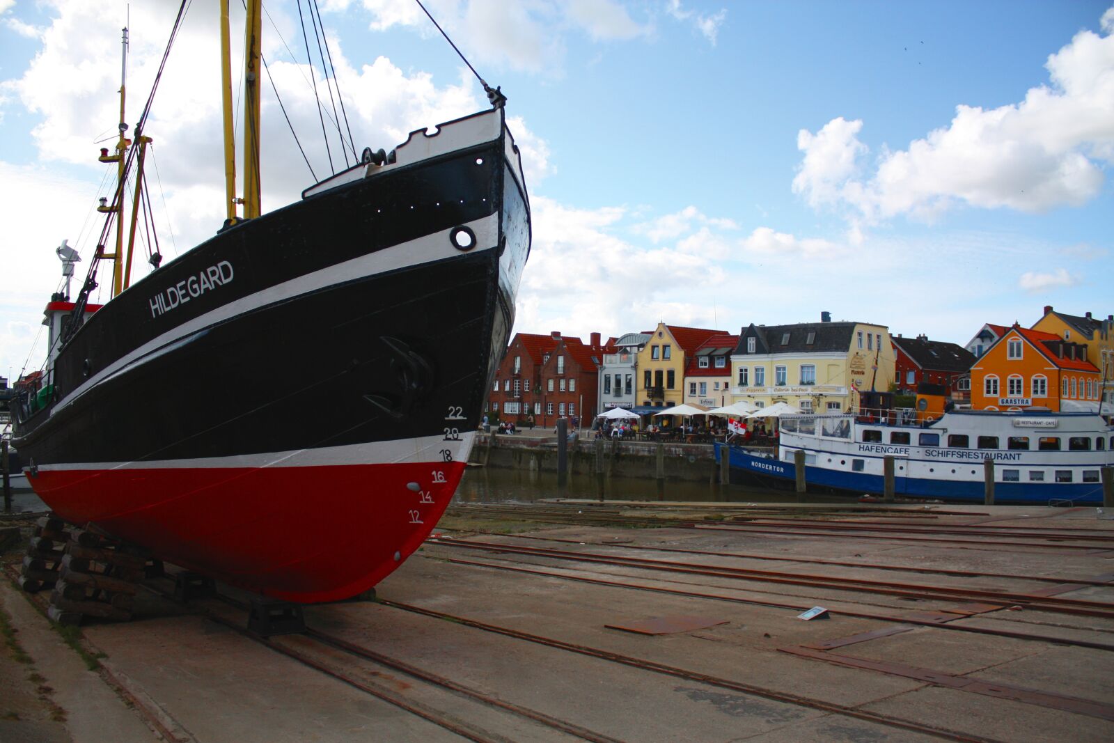 Canon EOS 450D (EOS Rebel XSi / EOS Kiss X2) sample photo. Husum, port, ship photography