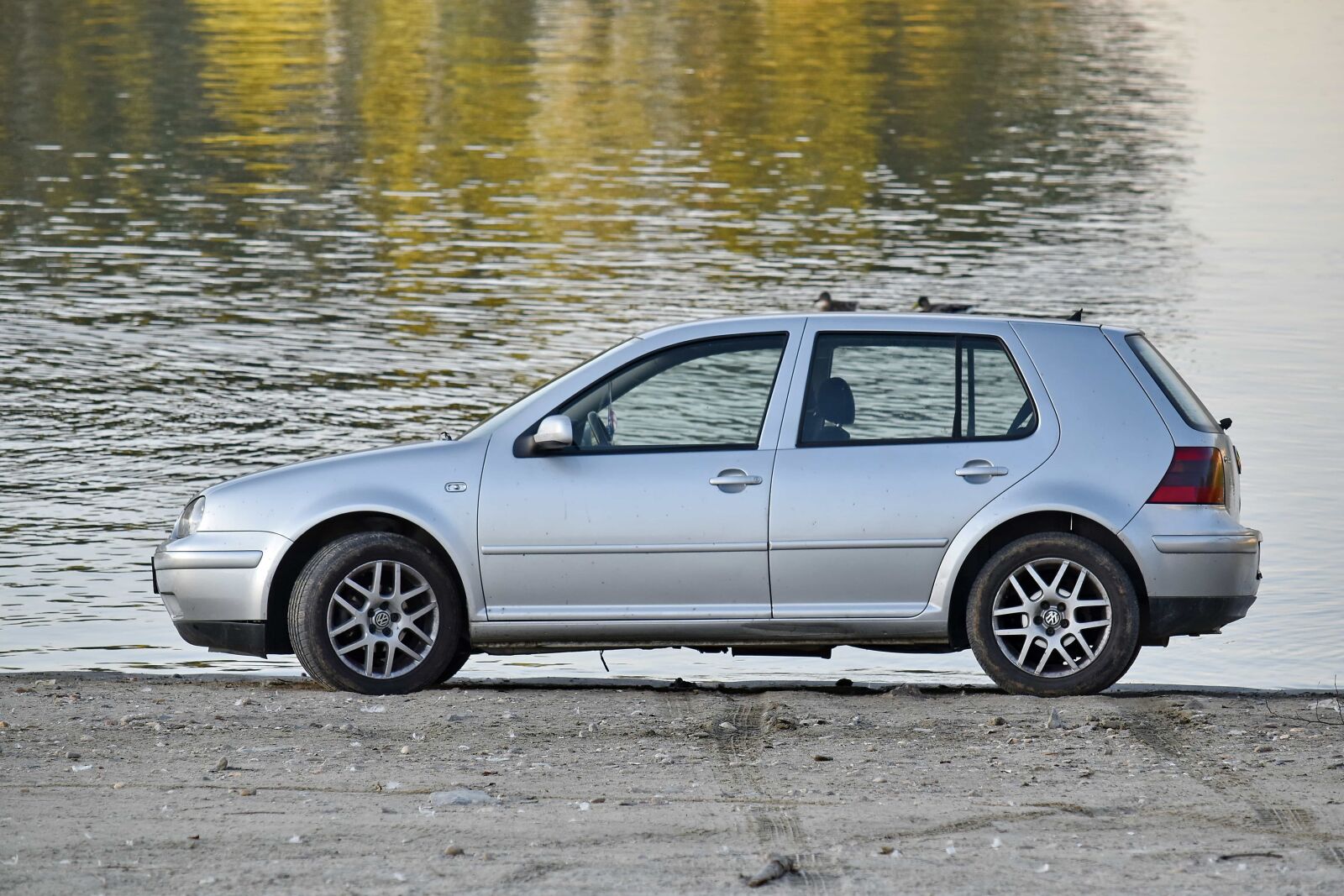 Nikon D5500 sample photo. Beach, car, riverbank, side photography