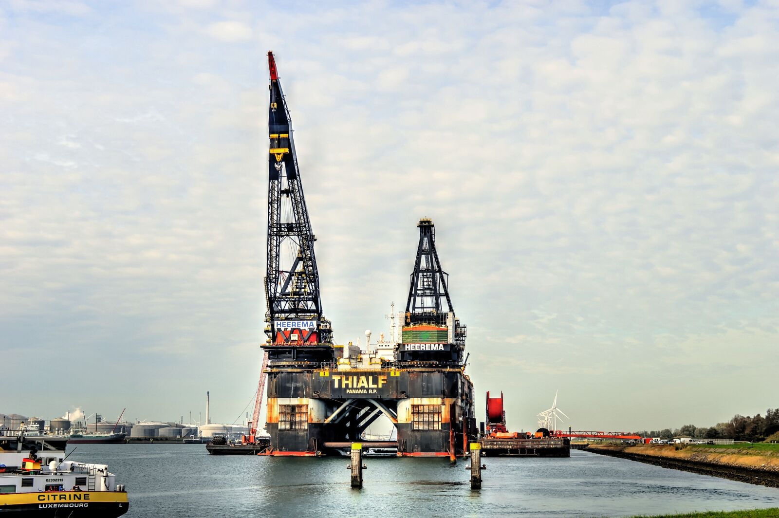 Nikon D3200 sample photo. Thialf, heerema, faucet photography
