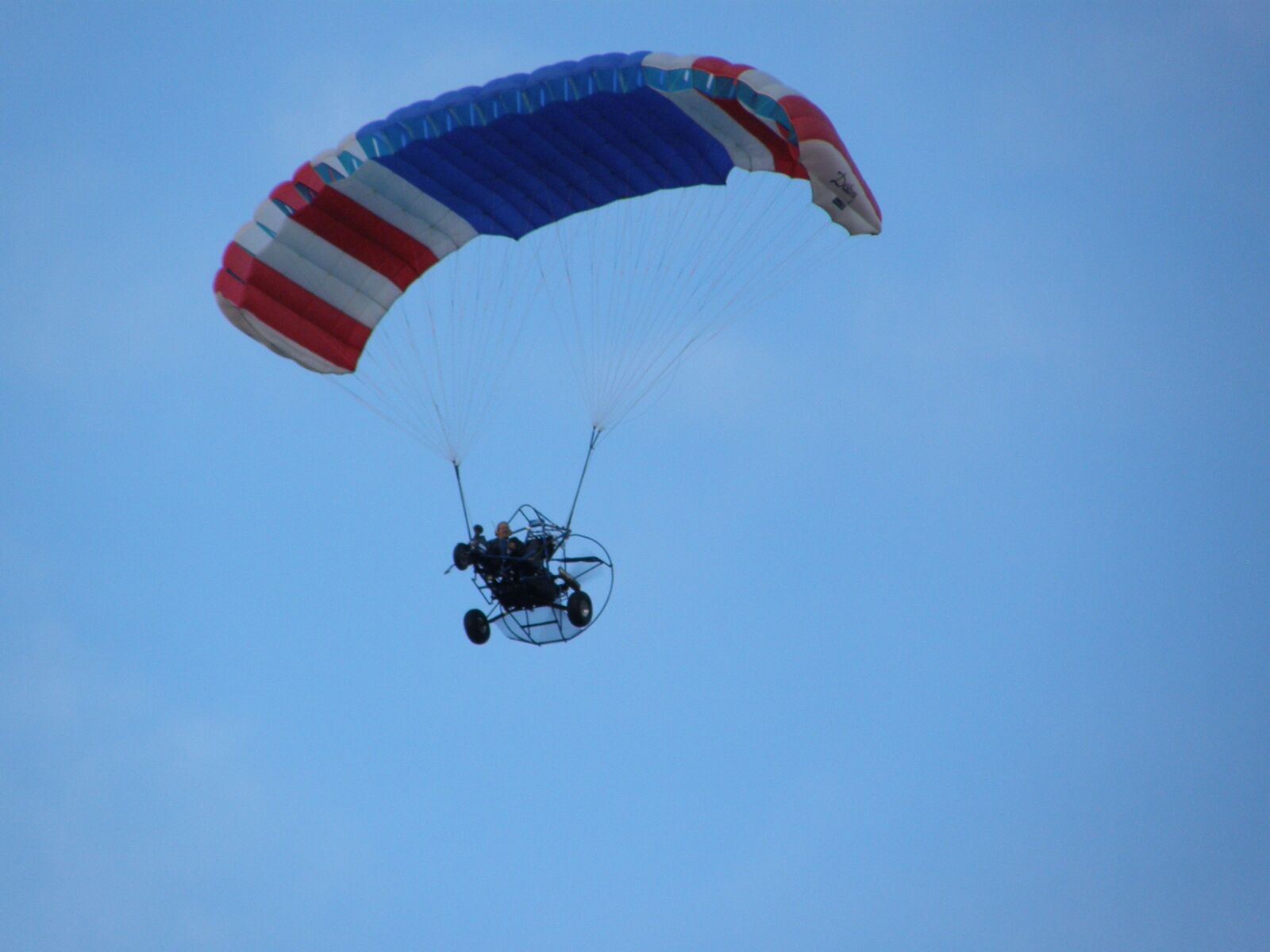 Olympus SP550UZ sample photo. Flying, manned, man photography